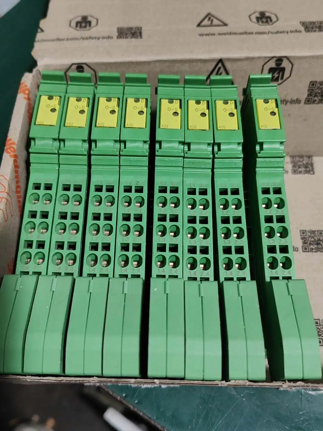 포닉스 I/O 모듈 2693020 2702793 2861331 2862822 2702792 2702495 2862835 2700172 2861250 2702496 2861289