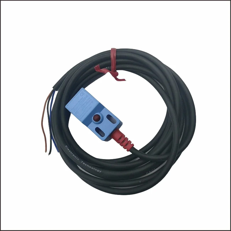 2PCS 오리지널 신품 F3N-18TN05-N F3N-18TN05-N2 F3N-18TN05-P F3N-18TN05-P2 사각 유도 스위치