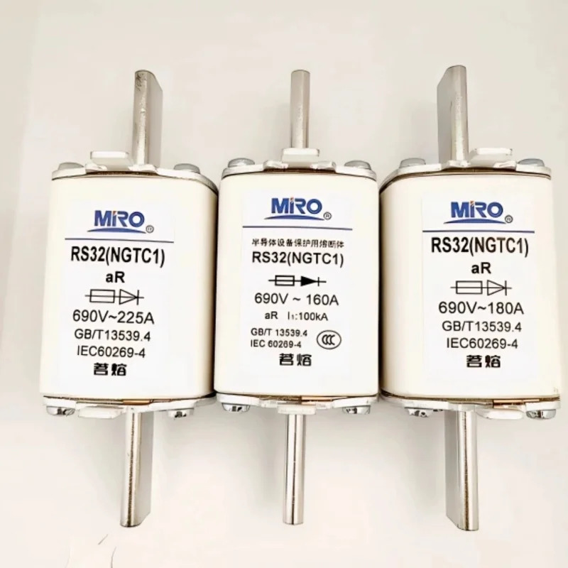 NC1 RS32 63A 80A 100A 125A 160A 200A 250A 690V 사각 튜브 접촉식 퀵 블로우 퓨즈
