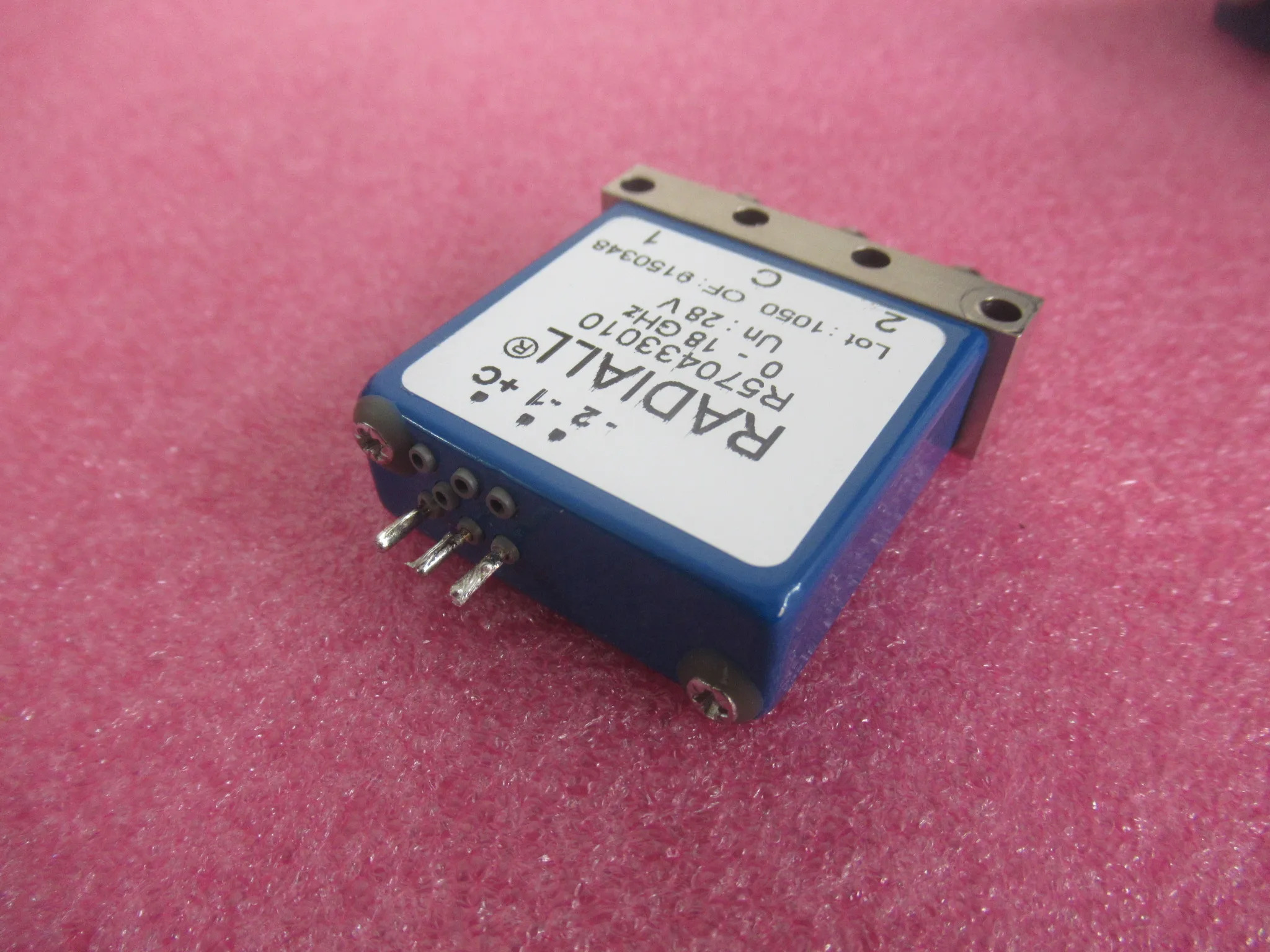 Radiall R570433010 DC-18GHz SPDT 28V 12V RF 마이크로파 동축 스위치