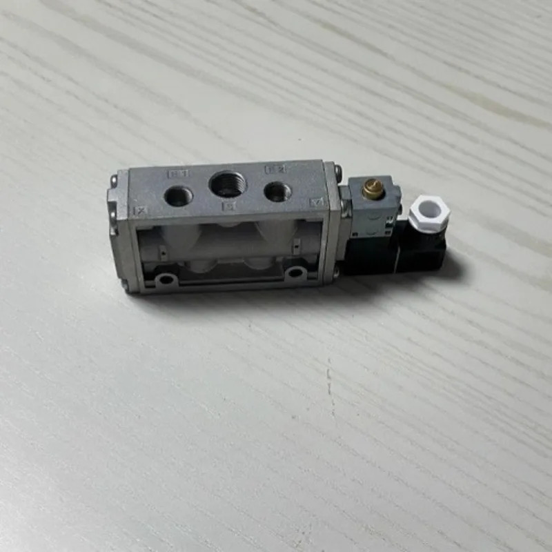 C-KD 밸브 4F110-08-AC220V-DC24V 4F120/130/140-08-DC24V 4F110-06