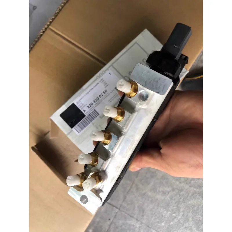 벤츠호환 W220 오리지널 알루미늄 시트 A22032000158 a 220 320 01 58 a220 00158 에어 서스펜션 컨트롤 밸브 블록