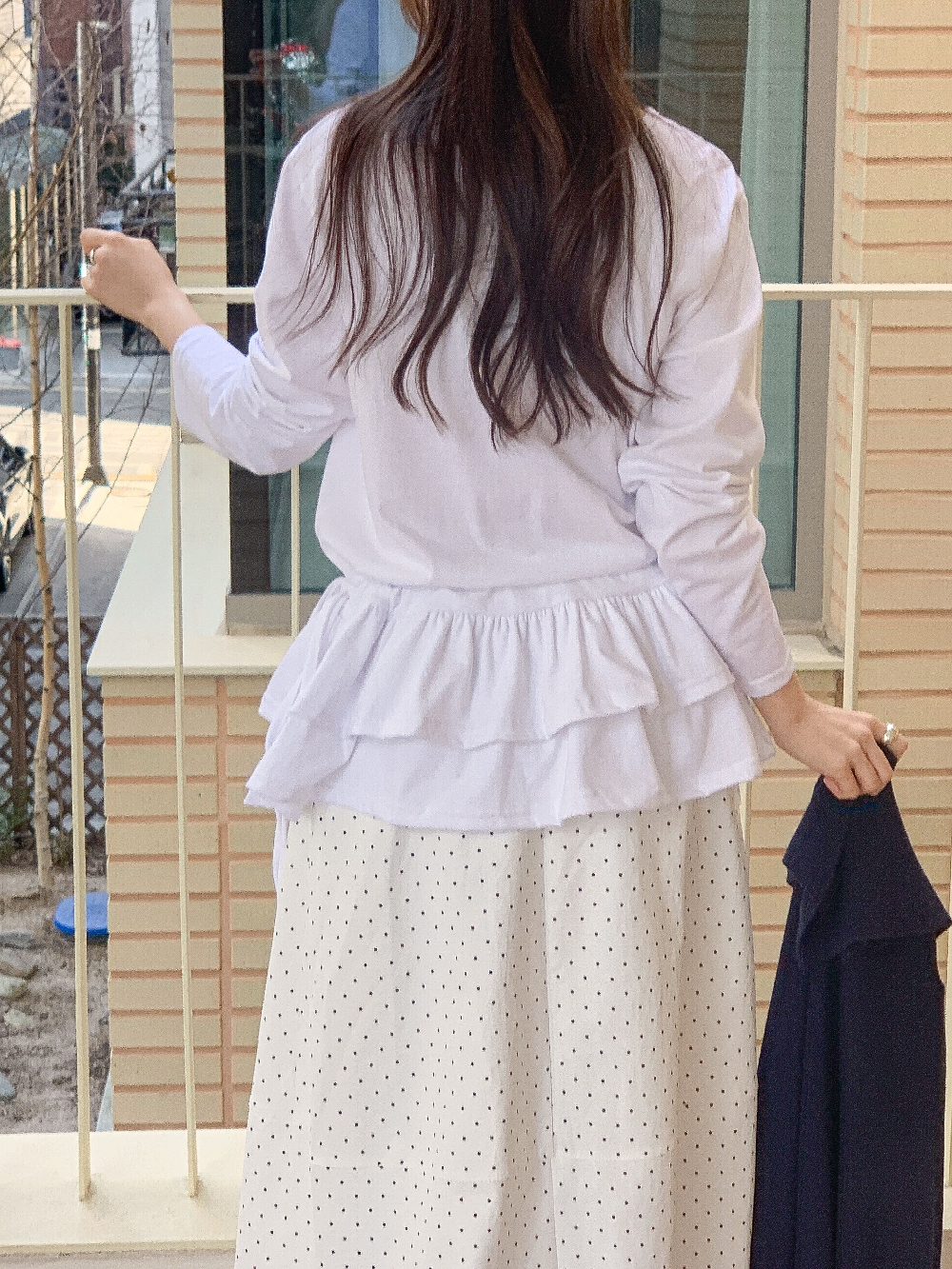 프릴티셔츠 흰티 무지 스트링 리본 이너 레이어드 긴팔 티셔츠 이미지 8