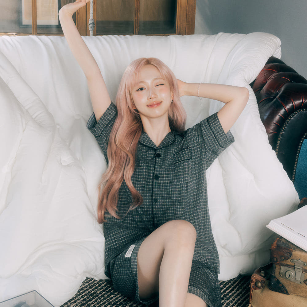 DOSSY 실크핏 더스트 반팔 카라 커플 잠옷 세트 여름 홈웨어
