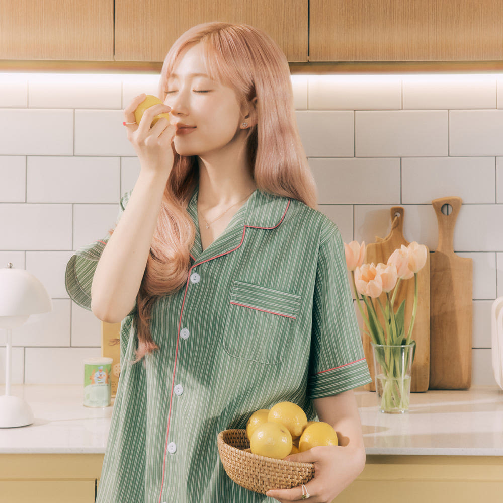 DOSSY 실크핏 웬즈데이 반팔 카라 커플 잠옷 세트 2PACK