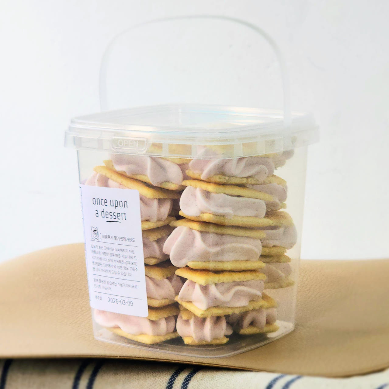 수제 머랭쿠키 딸기 듬뿍 샌드, 140g, 1개 - 상세 이미지 3