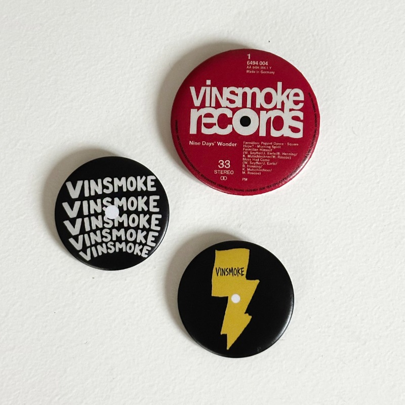 빈스모크 RECORD BADGE (RED) - 상품 이미지