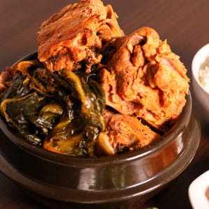 [센터합배송]1.5-2인분 살코기 듬뿍 국내산 등뼈 감자탕 1kg 얼큰한... 맛있게 먹은 솔직 후기 - 상품 이미지 1