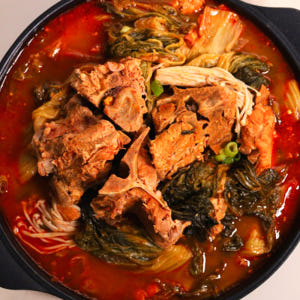 [센터합배송]1.5-2인분 살코기 듬뿍 국내산 등뼈 감자탕 1kg 얼큰한... 맛있게 먹은 솔직 후기 - 상품 이미지 2