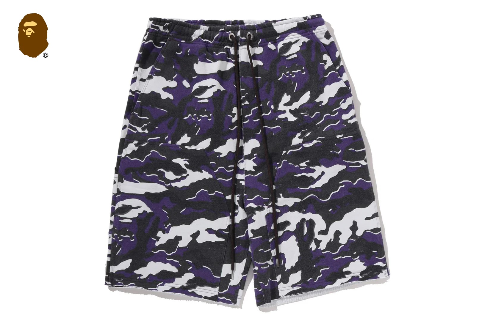베이프 바지 GLITCH WOODLAND CAMO DOUBLE KNEE RELAXED FIT SWEAT SHORTS 1M30-153-319 - 상세 이미지 2