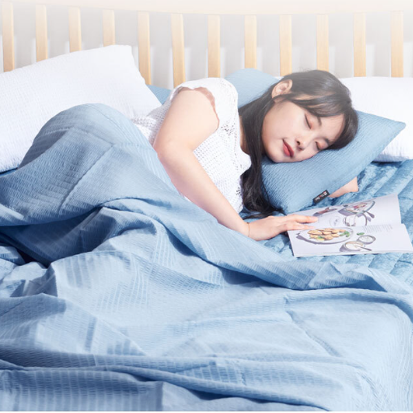 가벼운 폴리에스테르 이불 에어컨 간절기 이불 사계절 숙면 - 상품 이미지