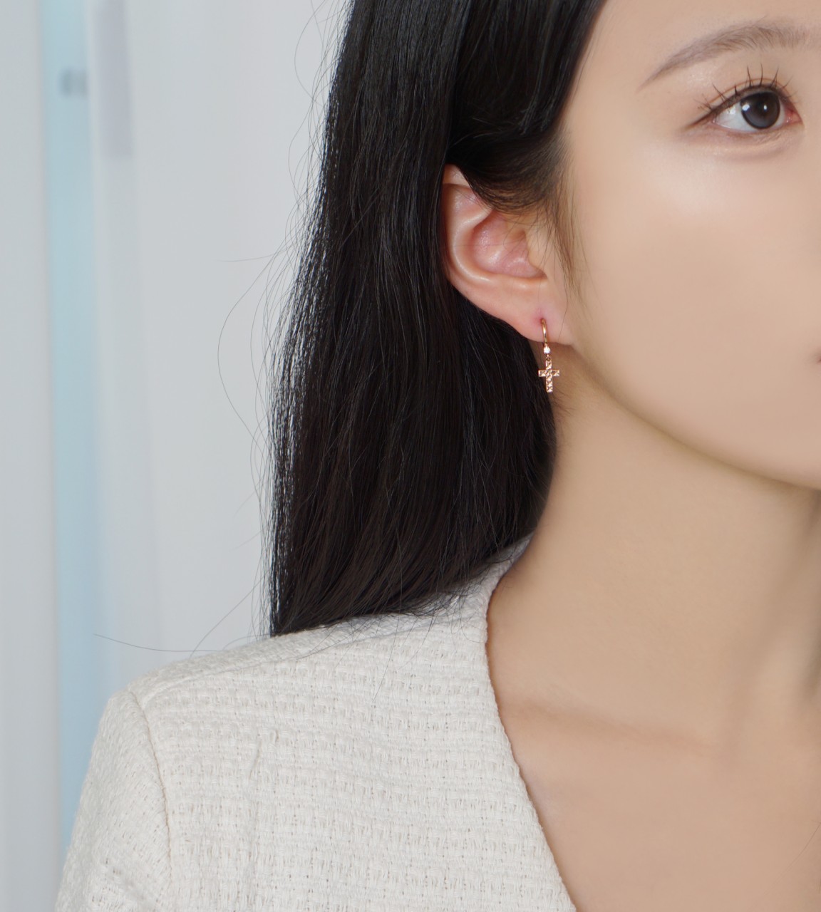 14K 미니 컷팅 십자가 원터치 귀걸이 - 상세 이미지 4