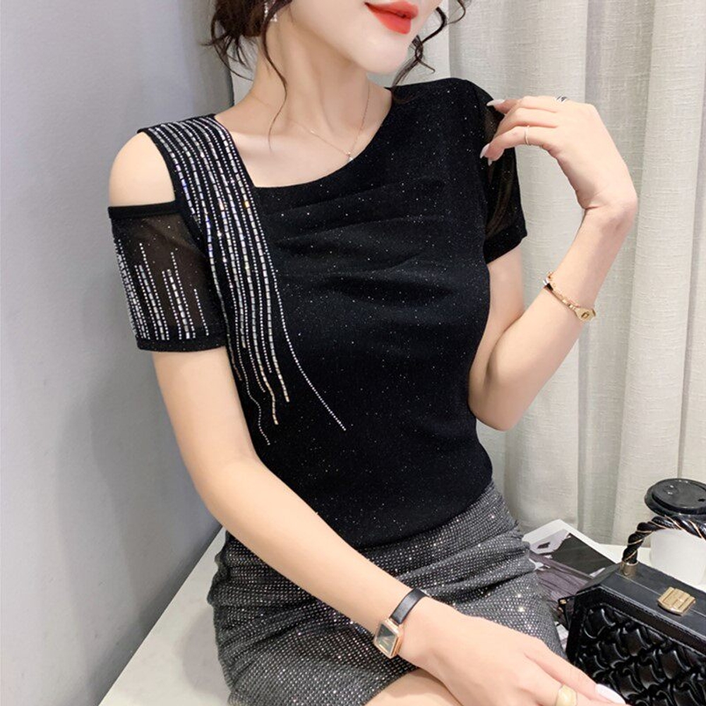 라인댄스복상의 오프숄더 큐빅 한쪽 어깨 반짝이 스판 반팔 셔링 슬림핏 블라우스 티셔츠 - 상세 이미지 4