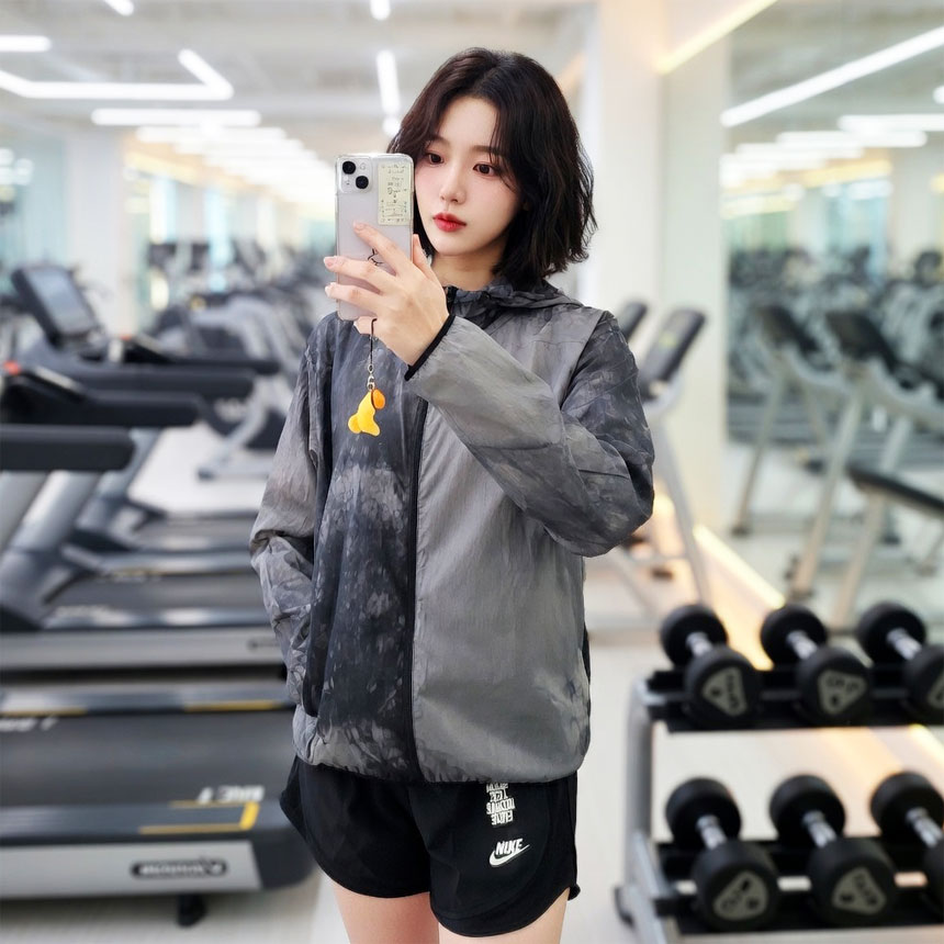 나이키 여자 여름 바람막이 패커블 트레일 러닝 등산 후드 집업 자켓 FN6854-010 - 상세 이미지 2