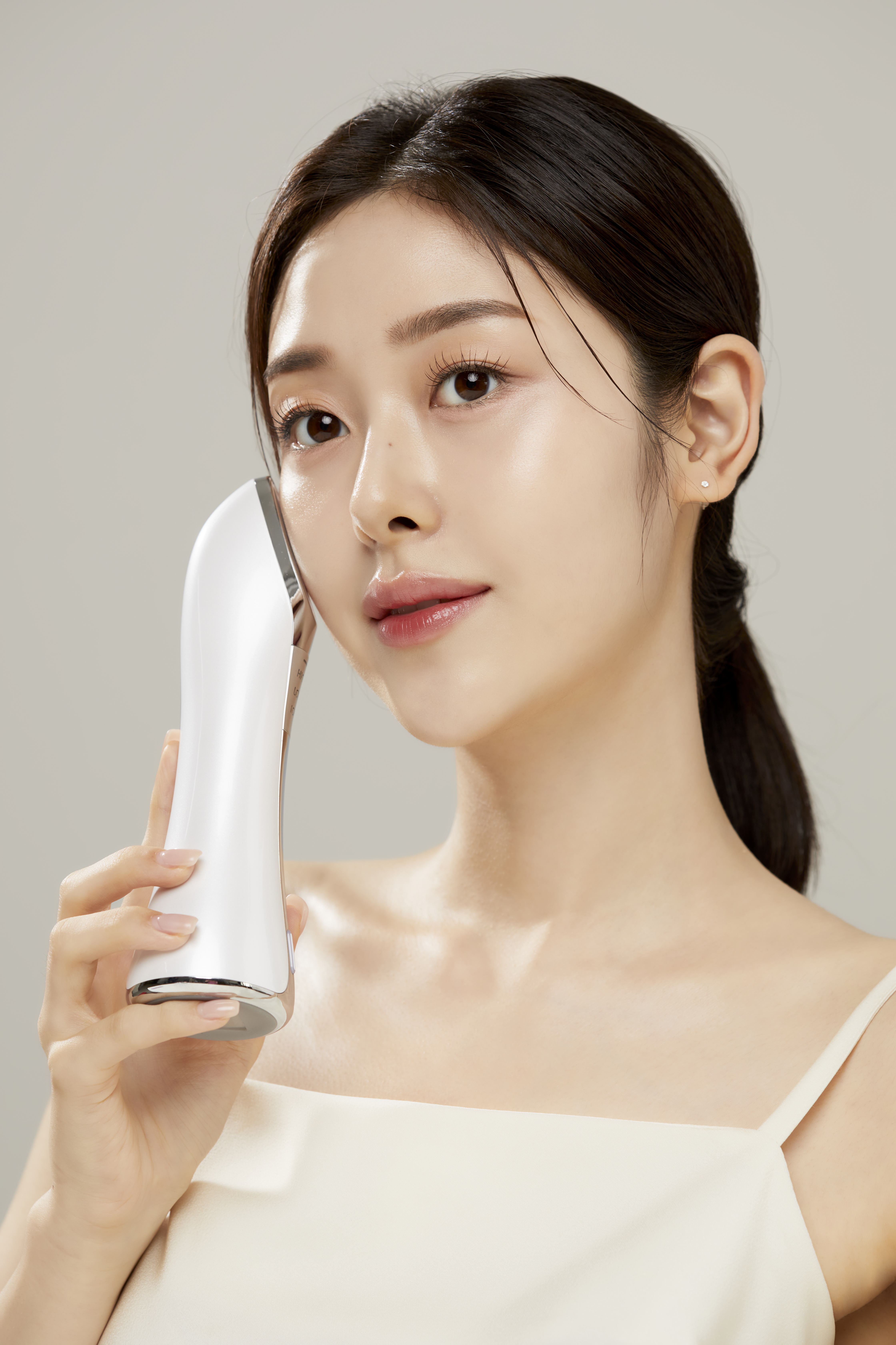 플라즈마 얼굴마사지기 갈바닉 마사지기 광채피부 관리 얼굴마사지기 선택법 피부관리 꿀팁