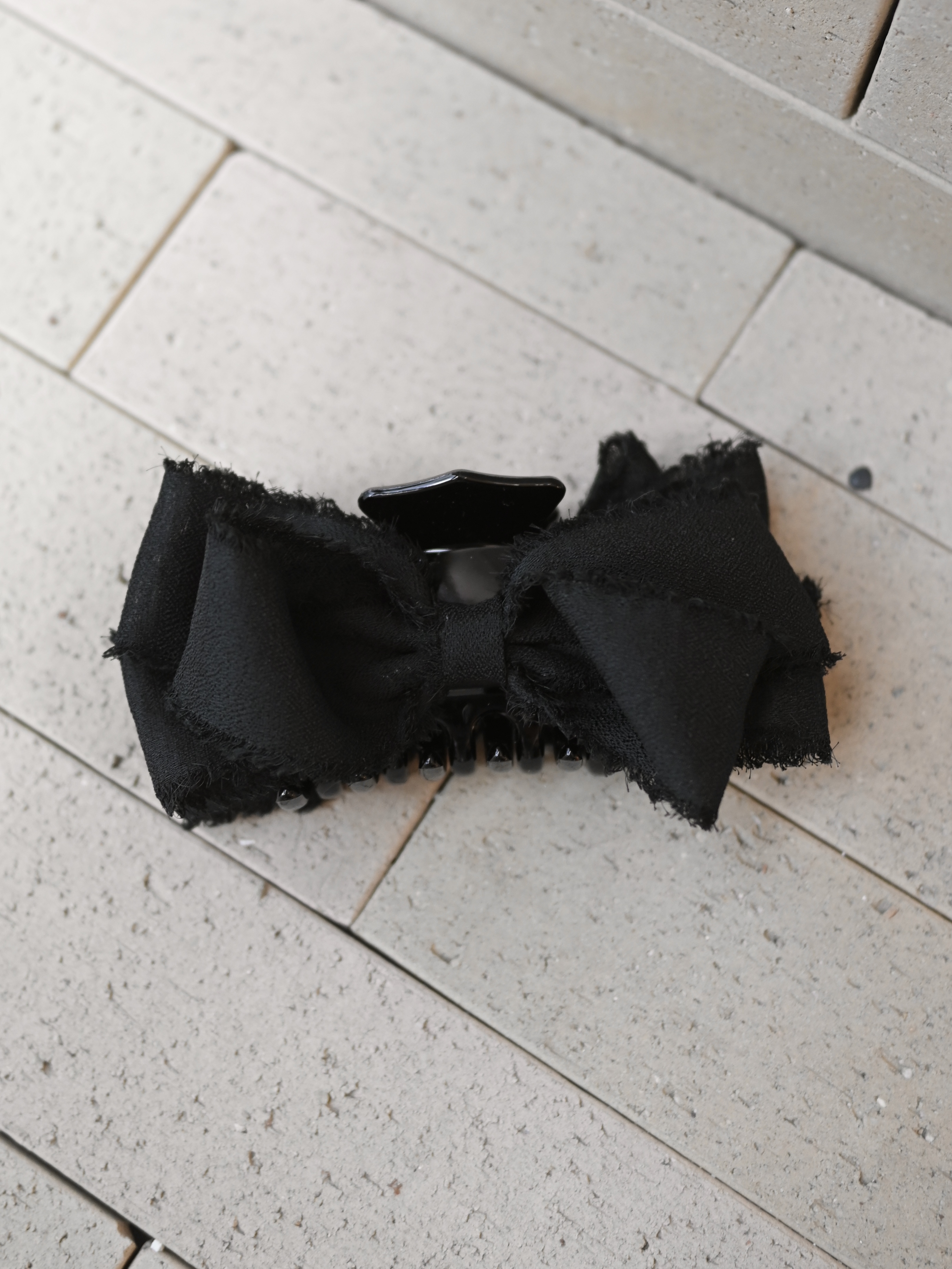 집게핀 날리 쉬폰 빅 리본 올림머리 헤어바렛 데일리 심플 반달 8cm - 상세 이미지 4