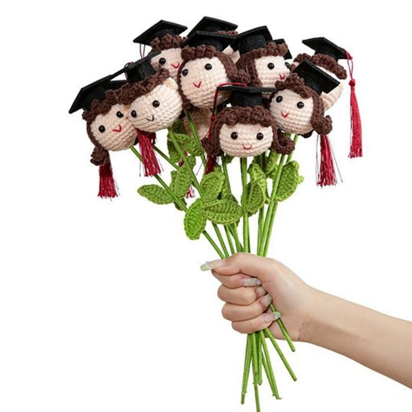 수제 졸업 인형 꽃다발 니트 졸업 꽃다발 학사모 장식용 선물 조화 기념 손뜨개 방장식 축하 - 상품 이미지