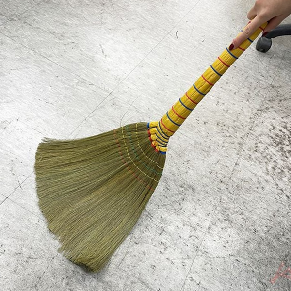부드러운 옛날 빗자루 나무 갈대 빗자루 청소 가정용 용품 생활 야외 마당 현관 긴 손잡이 - 상품 이미지