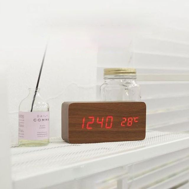 인테리어 시계 소형 탁상용 LED 나무 알람 탁상시계 무소음 - 상품 이미지