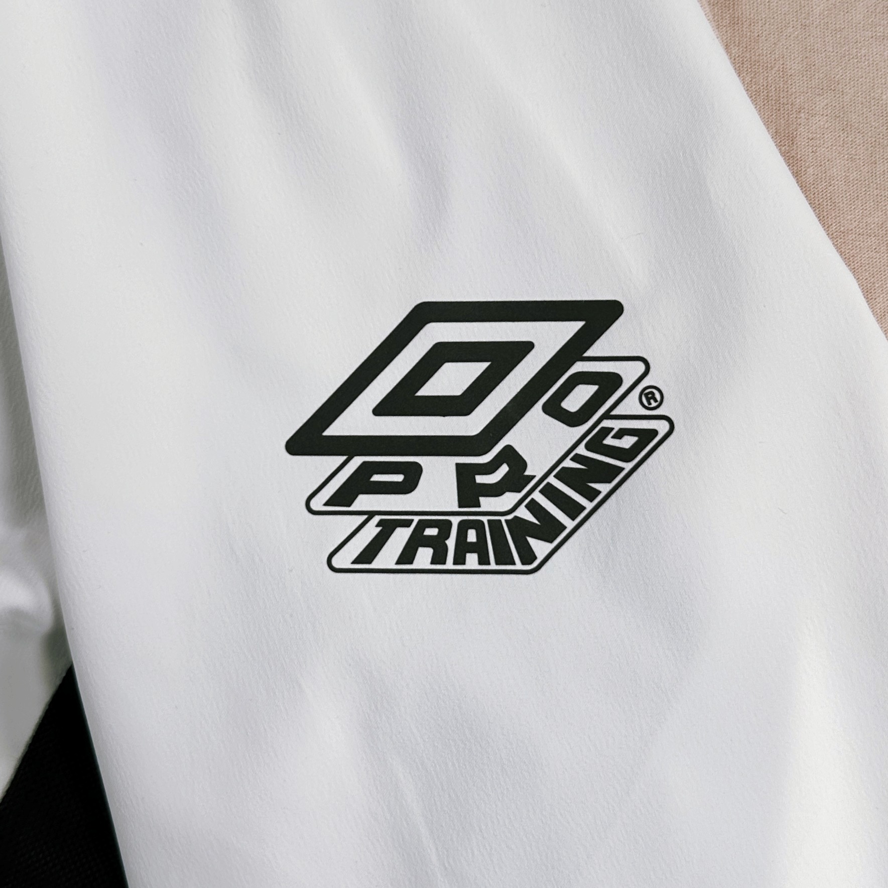 [M] 엄브로 PTR 워밍업 스탠넥 바람막이 자켓 이미지 7