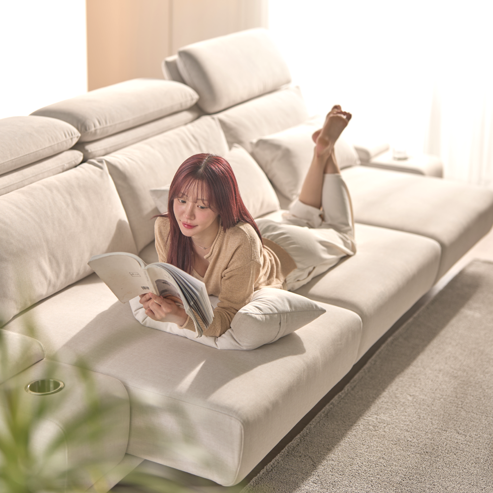 라자가구 레노 컵홀더 슬라이딩 모션 리클라이너 4인 패브릭 카우치 확장형 푹신한 수납 소파 - 상품 이미지