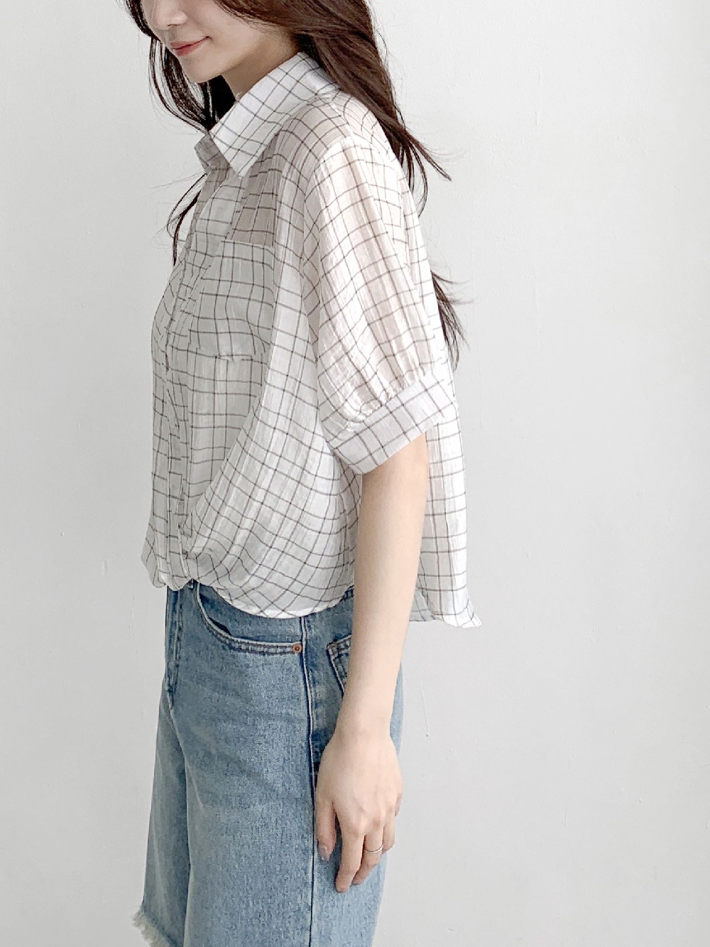 여름 체크셔츠 시스루셔츠 언발 반오픈 얇은 시원한 카라 반팔 블라우스 - 상세 이미지 5