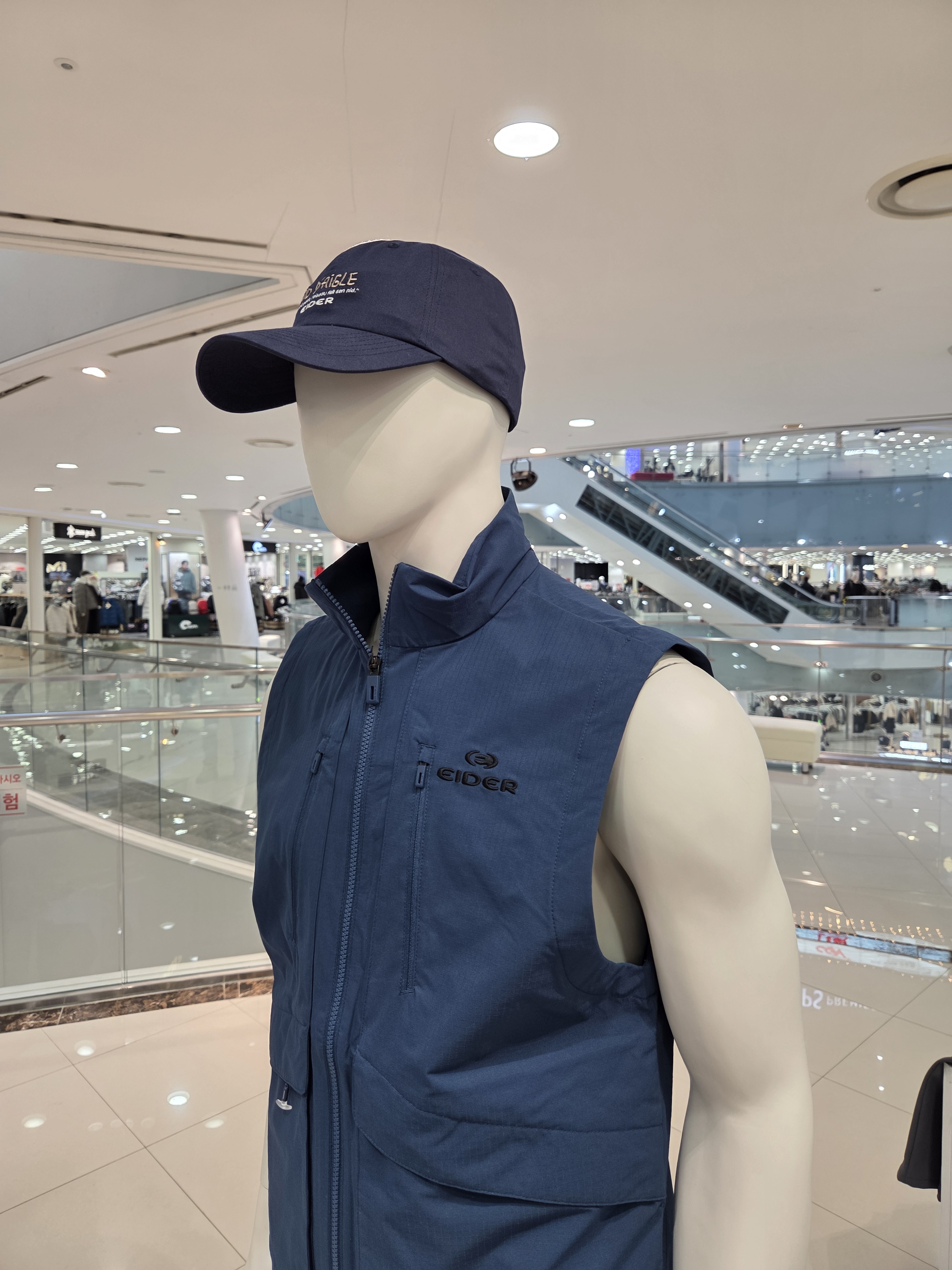 아이더 남성 조끼 봄 등산 아웃도어 방풍 기능성 베스트 MP25601 - 상세 이미지 5