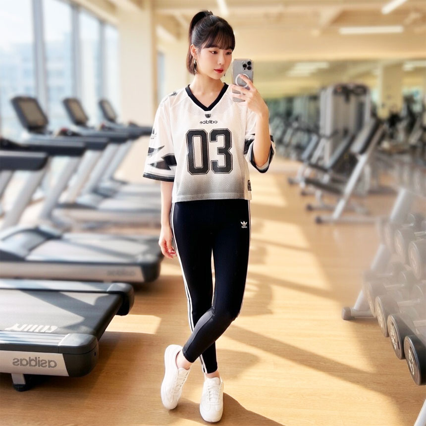 아디다스 여자 반팔 저지 오리지널스 아딜레니움 풋볼 그래픽 티셔츠 JX9216(화이트), L - 상세 이미지 4