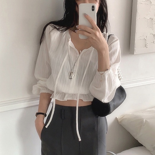 여성 브이넥 레이스 블라우스 스트링 크롭 셔츠 데일리룩 - 상품 이미지