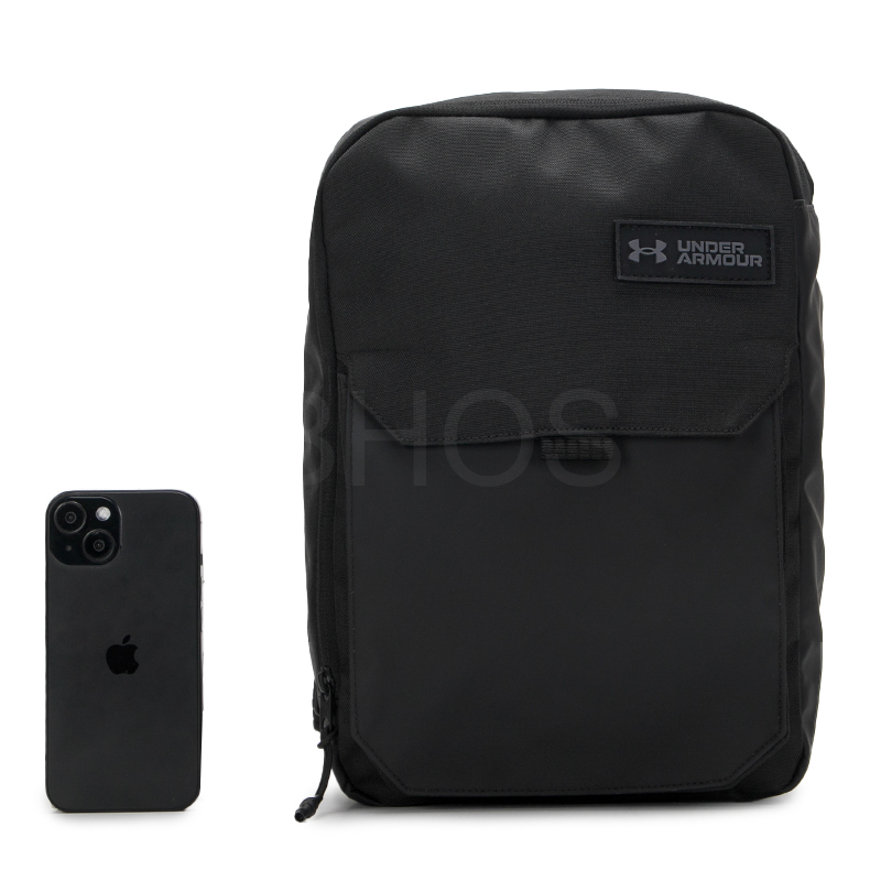 언더아머 UA Triumph Utility Sling 블랙 크로