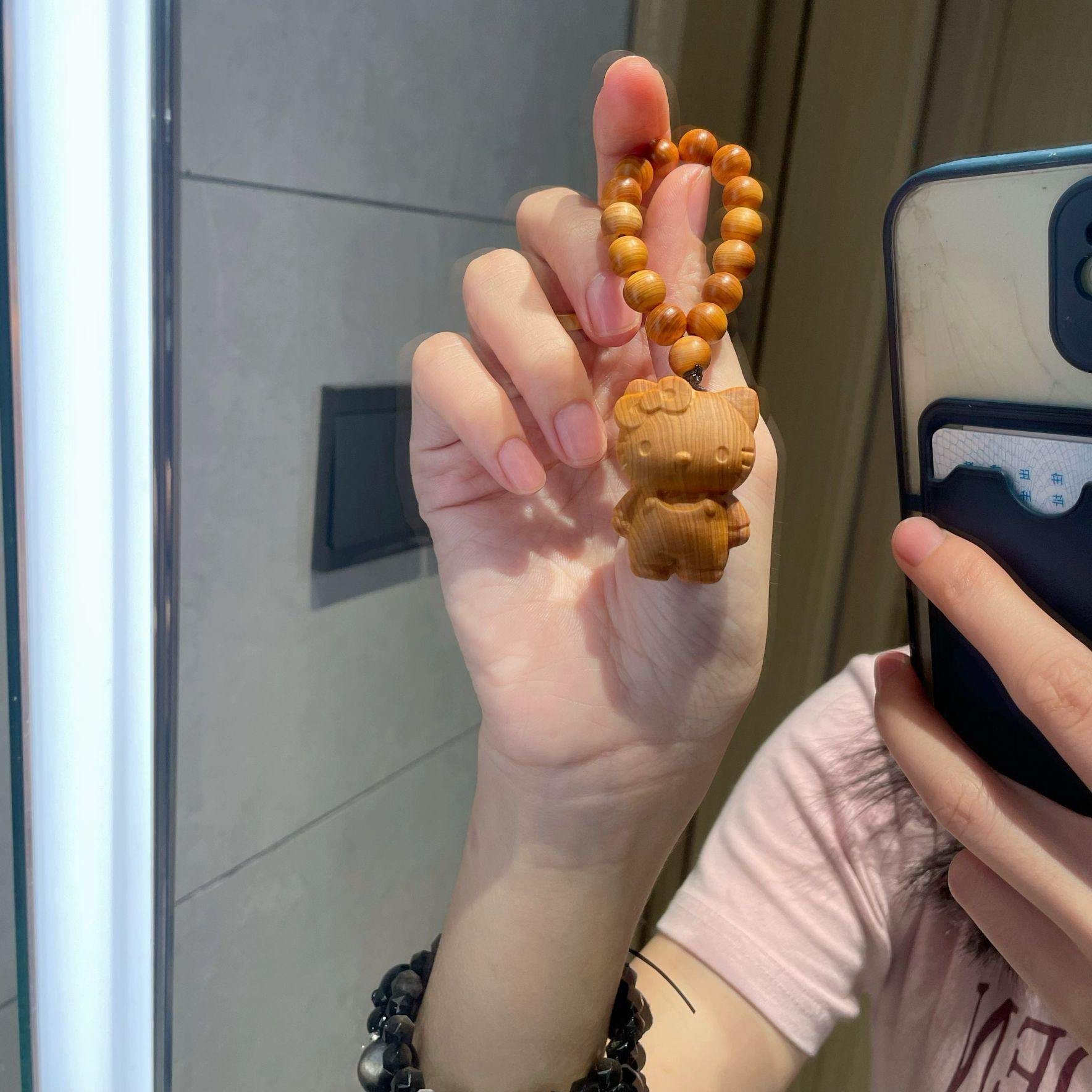 삼나무 헬로키티 나무 피규어 핸드메이드 원목 가방 백팩 소품 장식 롱 체인 멜빵바지 자동차걸이+손잡이 - 상세 이미지 2