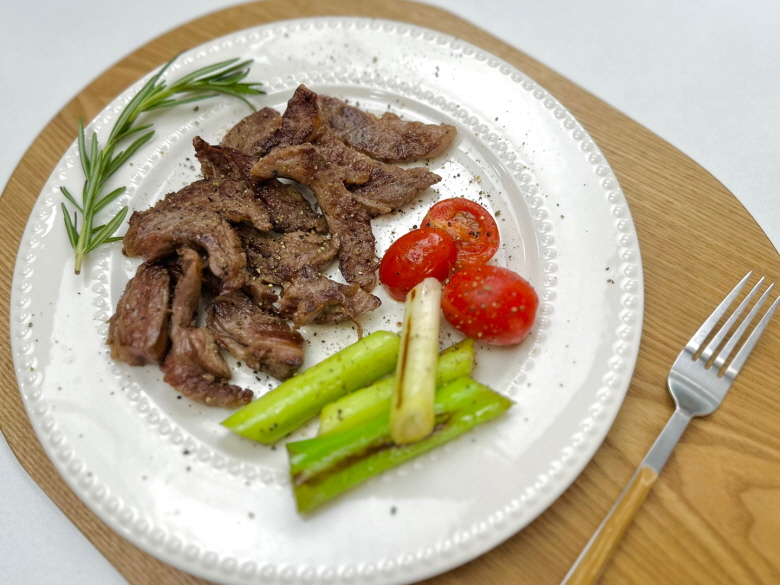 소고기 모둠 세트 캠핑 1kg 살치살 꽃갈비살 꽃등심 우삼겹 육우 수입산 투뿔 국내산 한우 이미지 6
