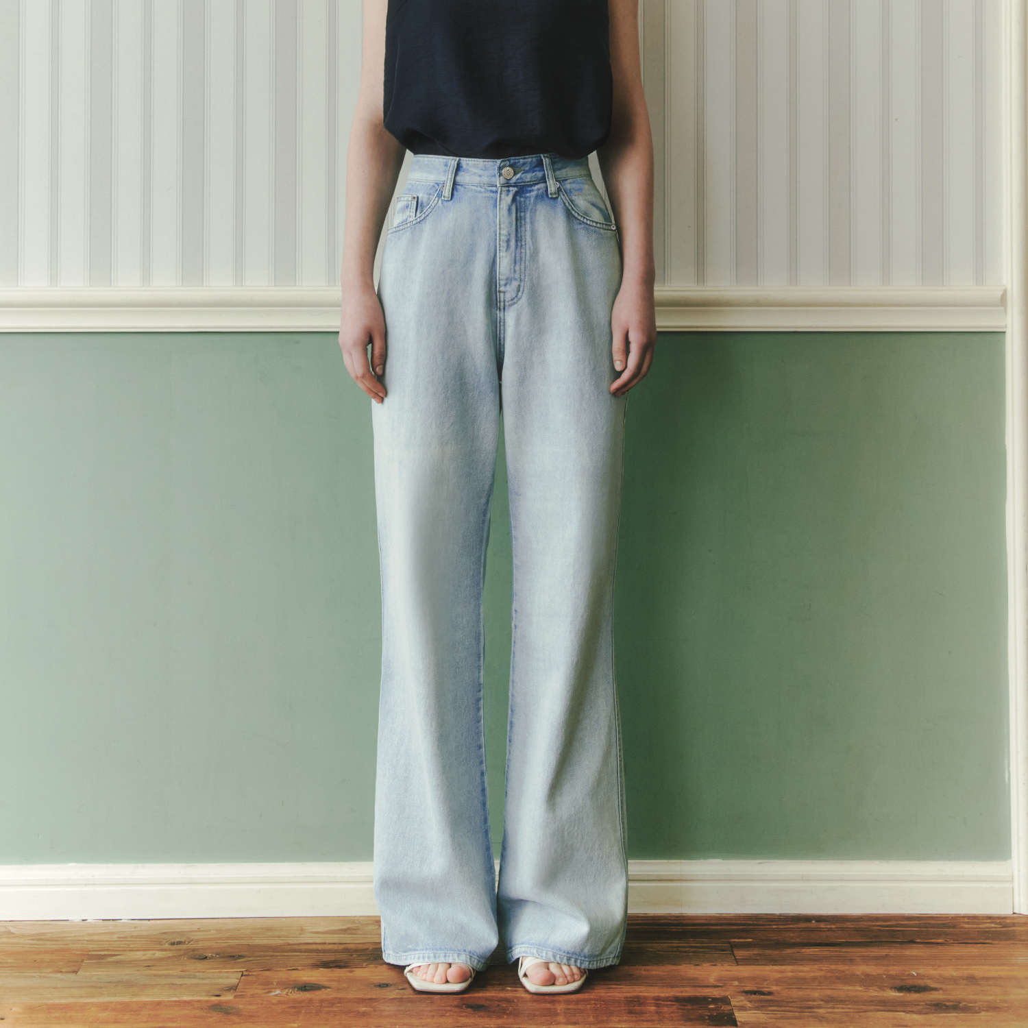 [제로스트릿] 워싱 루즈핏 데님 팬츠 WASHED LOOSE FIT DENIM PANTS / ICE BLUE - 상품 이미지