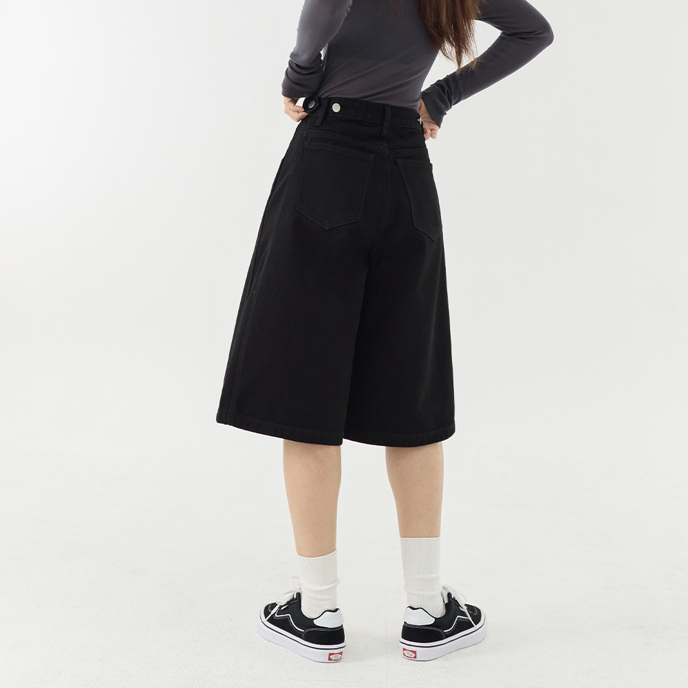 여자 버튼 포인트 사이드 절개 와이드 6부 7부 버뮤다 데님 팬츠 (블랙) 진마니아 - 상세 이미지 3