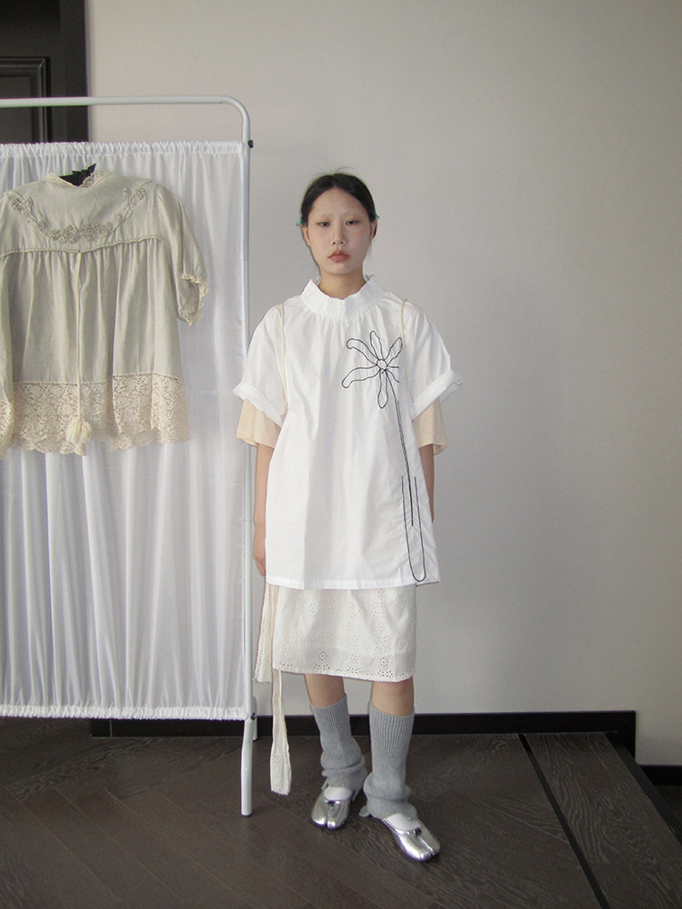 3months 자수 심플 여성반팔티셔츠 - 상세 이미지 3