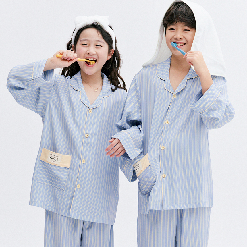 [엠엠즈] 블루시 실크핏 키즈 긴팔 파자마 주니어 오픈 잠옷 상하세트 - 상세 이미지 2