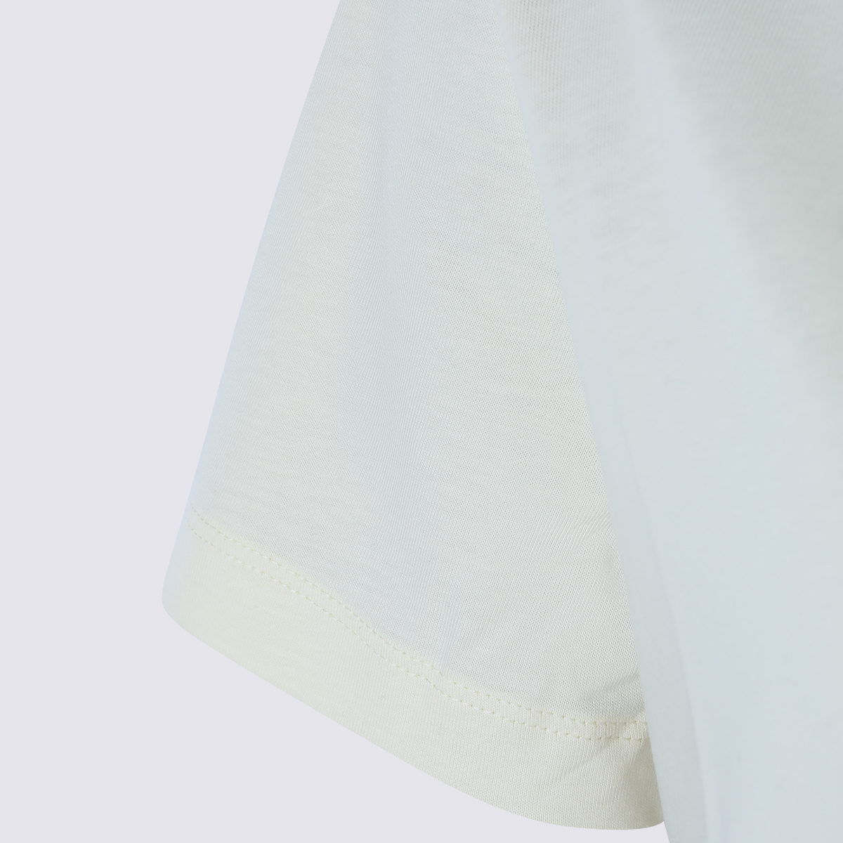몽클레르 여성 티셔츠 반바지 긴팔 SS26 L10938C0002989AUO034 이미지 7