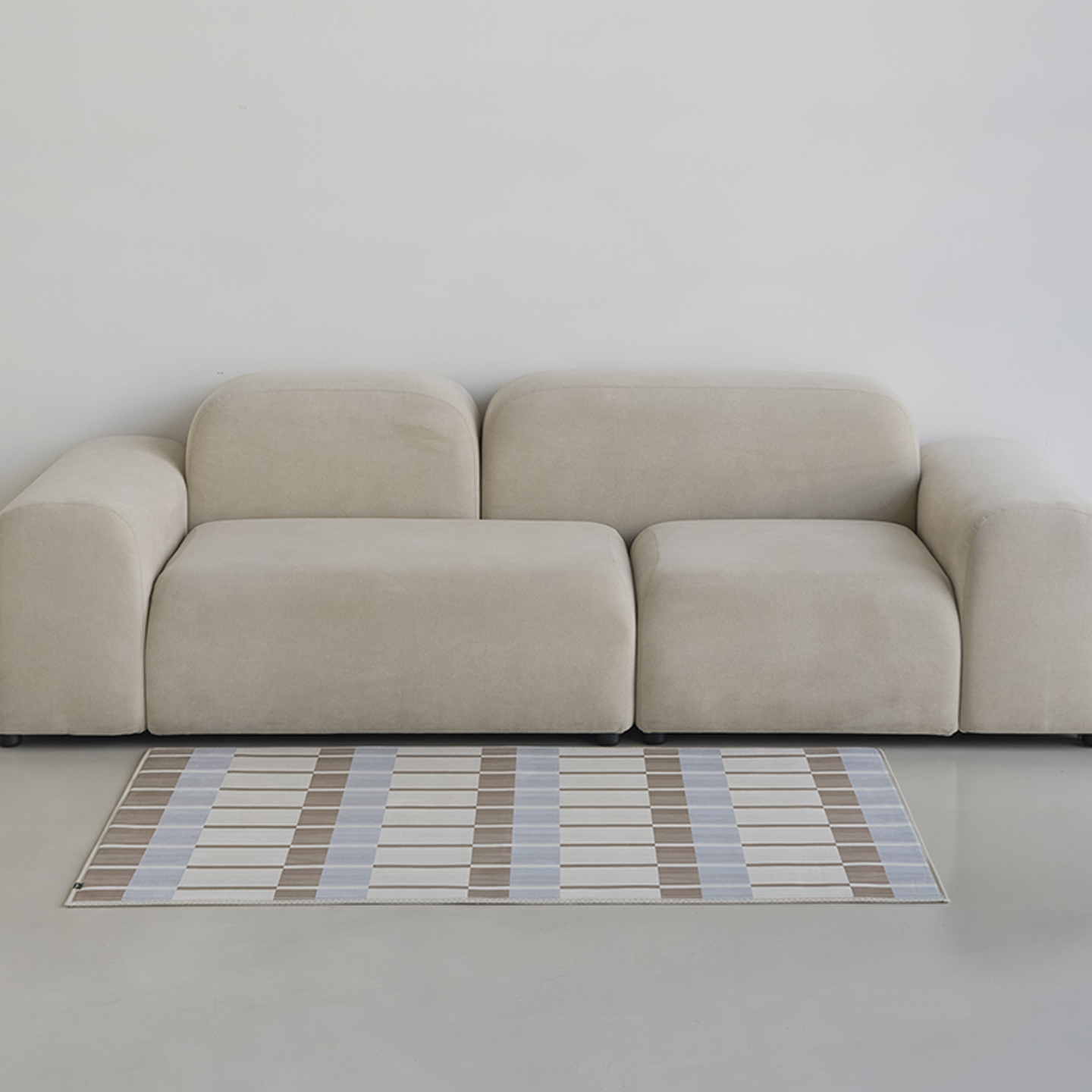 밀크티 소프티 발수 러그 사계절 단모 거실 침실 소프트 카페트 단일 색상, 100x150cm - 상품 이미지