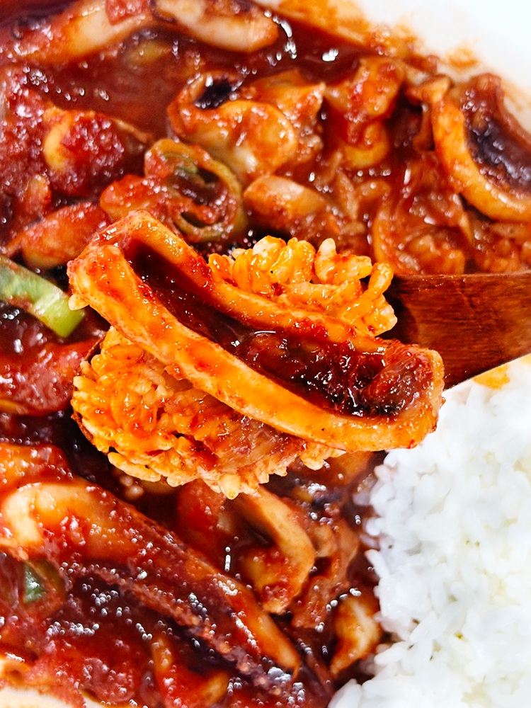 라투이 매운 오징어볶음 600g (300g x 2팩) 캠핑 차박 밀키트 술안주 이미지 2