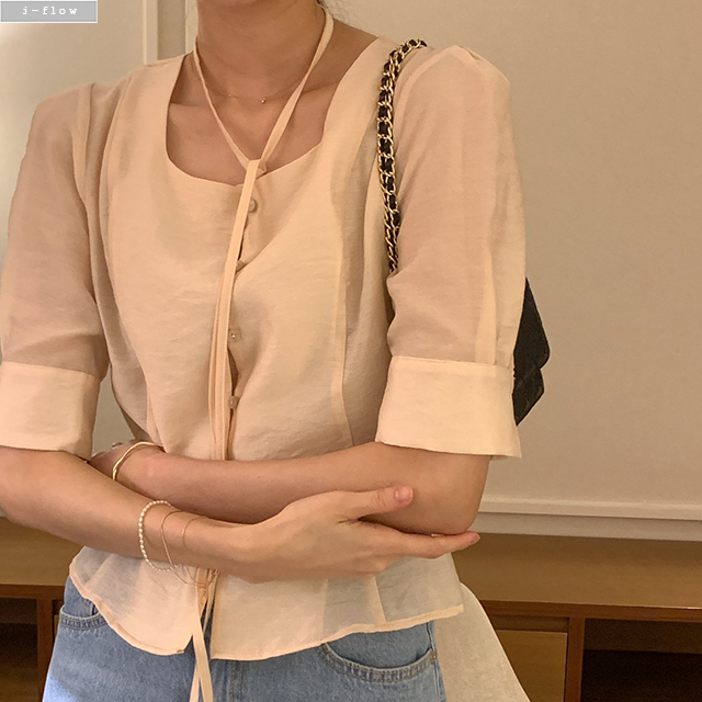 포닛 스퀘어넥 라인 크롭 블라우스 3col 여름 봄 스트랩 절개 5부소매 시스루 제이플로우 - 상세 이미지 5
