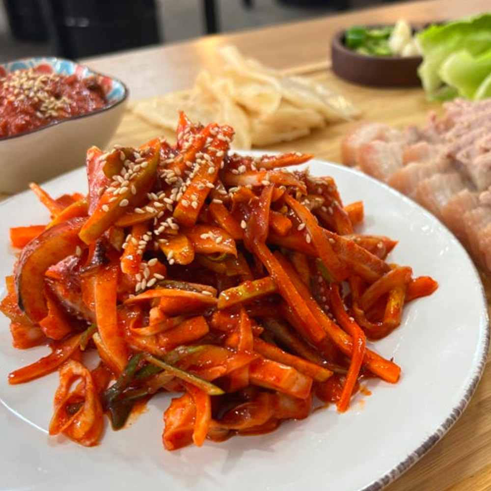 [영산포맛집]냄새 없이 즐기는 새콤달콤 홍어무침 2인분 300g 감칠맛 홍어회무침 - 상품 이미지