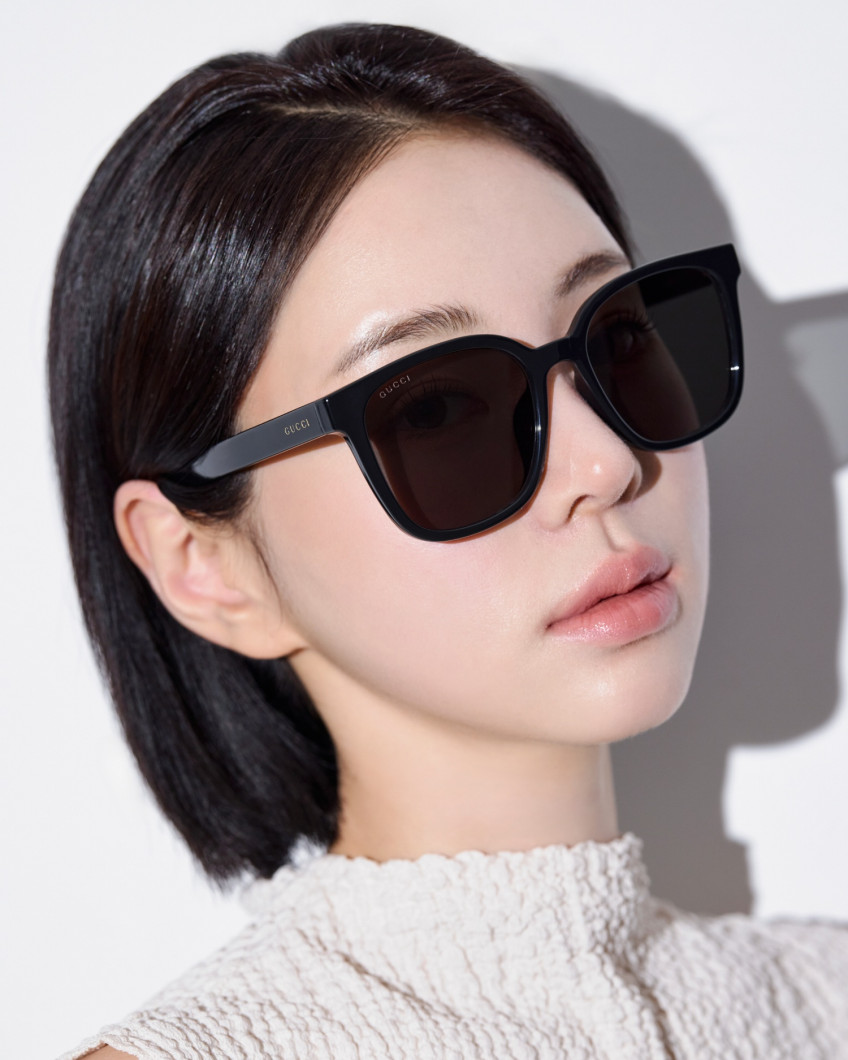 구찌 선글라스 GG1346SK 001 블랙 여자 오버사이즈 여행용 사각 뿔테 판매처 상세 정보 이미지 1