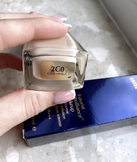 에스티로더 파운데이션 퓨처리스트 아쿠아 브릴리언스 고커버 피부보정 2C0, 30ml - 상세 이미지 2
