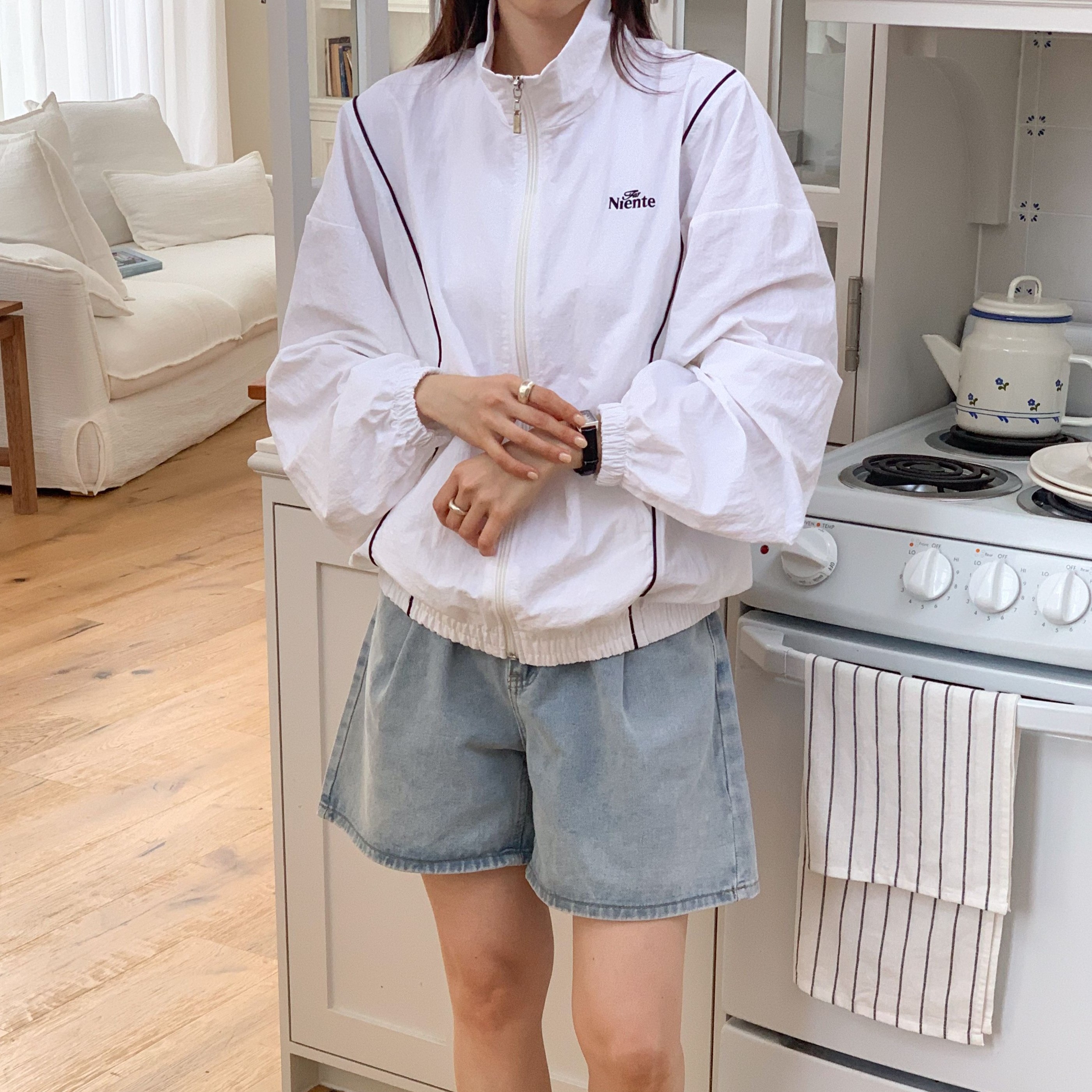 여성 라인 배색 나일론 바람막이 간절기 데일리룩 캐주얼 러닝 루즈핏 바스락 윈드브레이커 - 상세 이미지 5