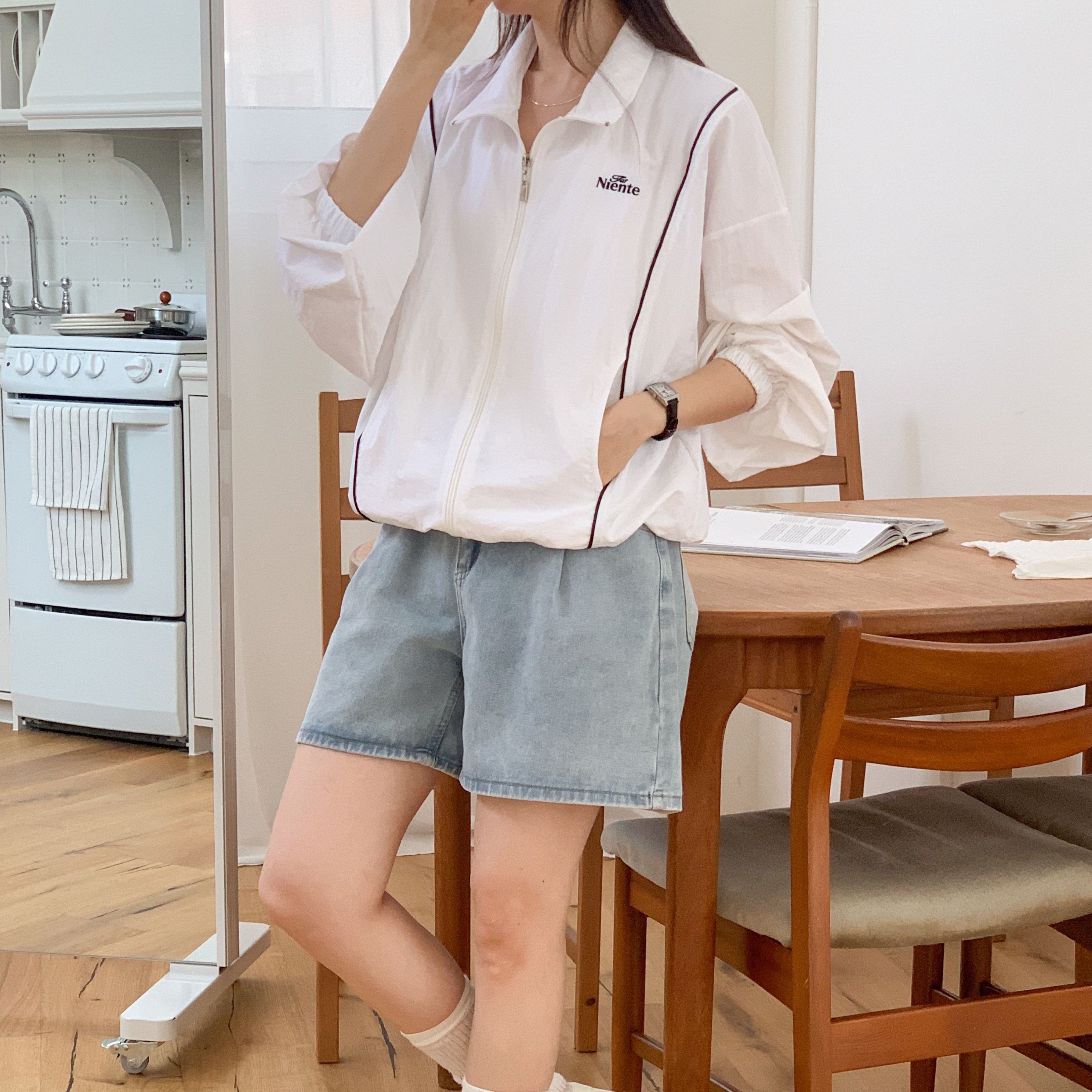 여성 라인 배색 나일론 바람막이 간절기 데일리룩 캐주얼 러닝 루즈핏 바스락 윈드브레이커 - 상세 이미지 4