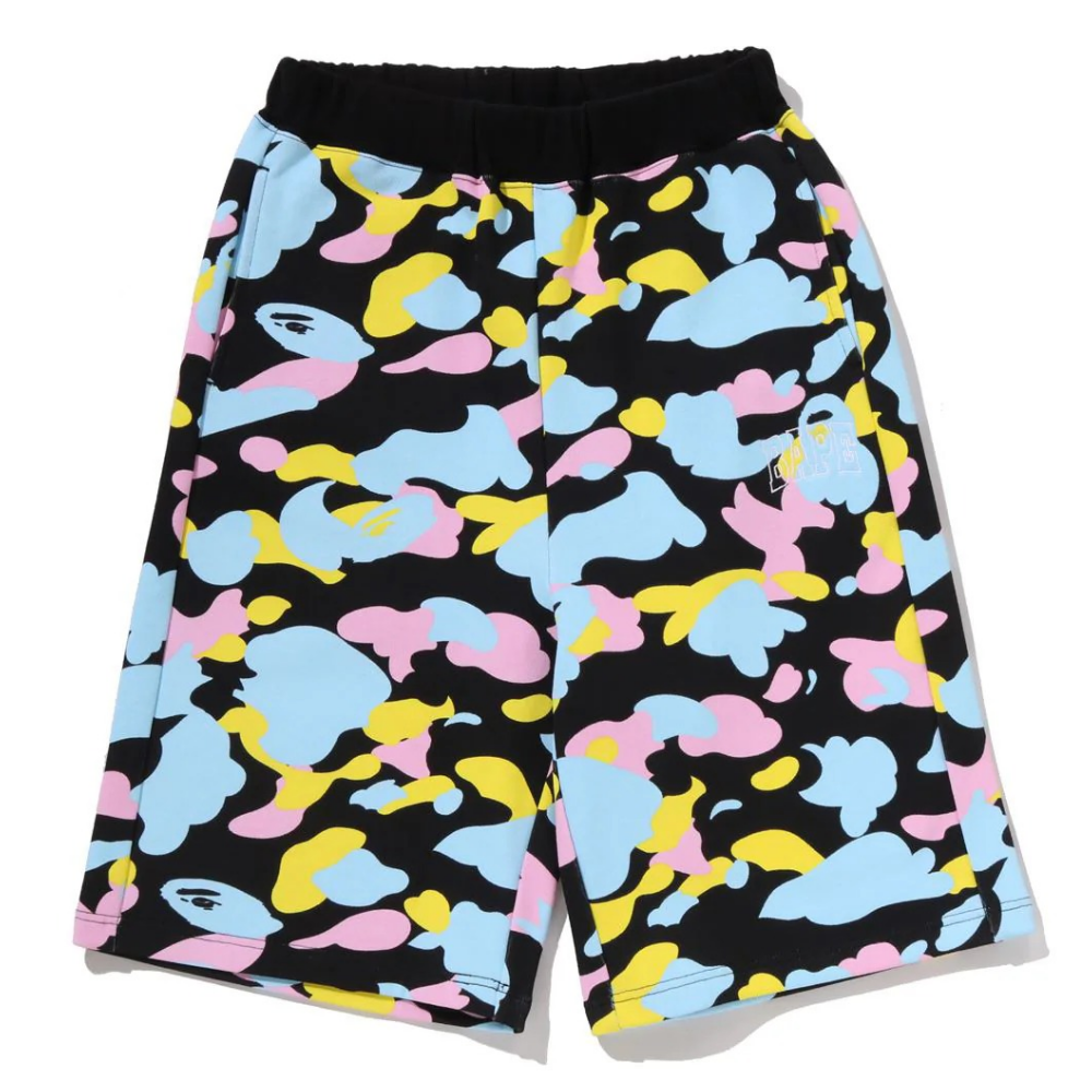 베이프 우먼즈 바지 NEW MULTI CAMO SWEAT SHORTS 1M30-253-303 - 상품 이미지