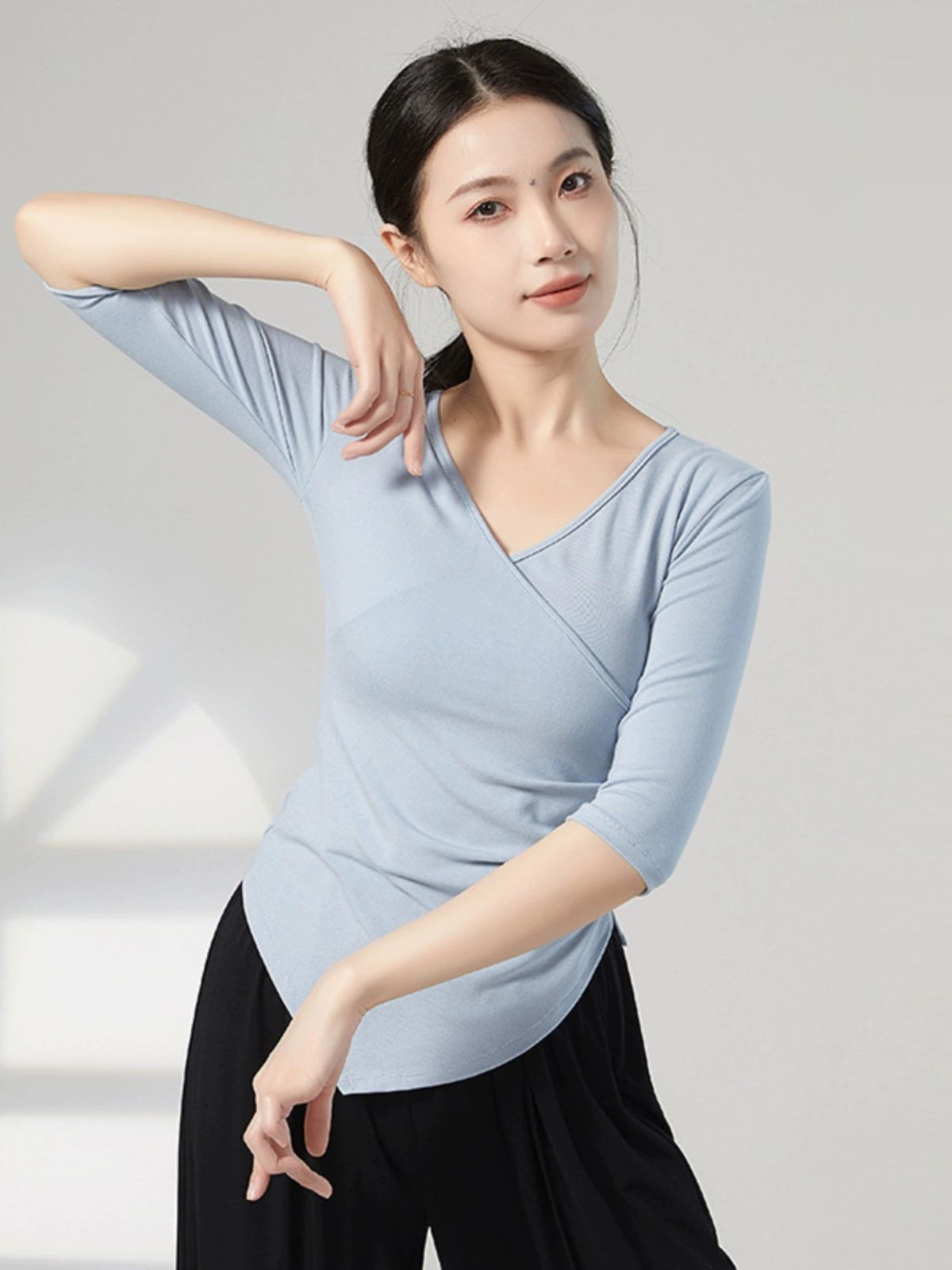 라인 상의 라틴 댄스 티셔츠 여자 칠부 트레이닝복 봄여름 댄스복 - 상세 이미지 4