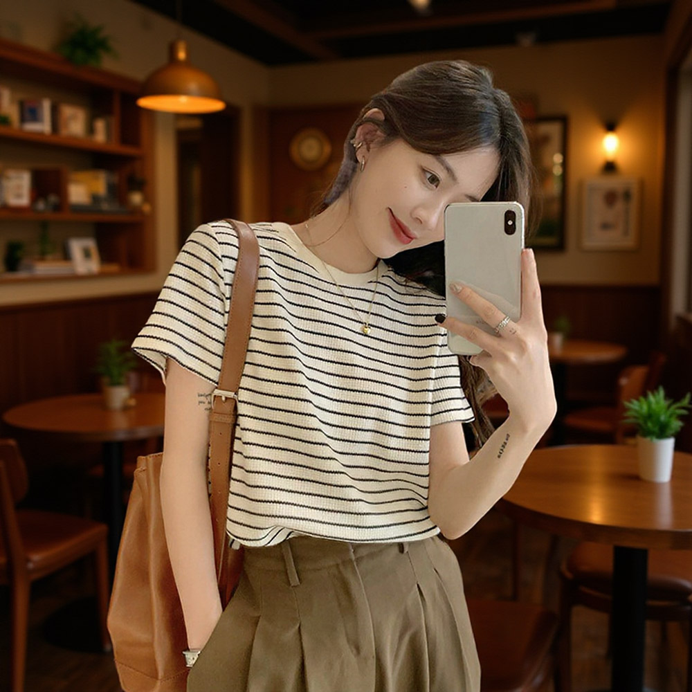 EBM-1008039 루즈핏 단가라 여성 라운드 반팔 티셔츠 - 살구색