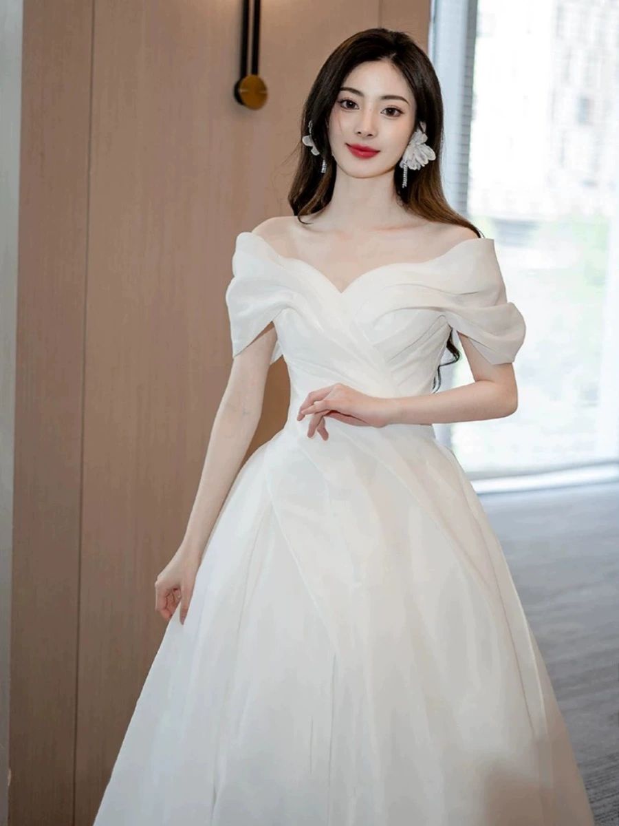 브이넥 웨딩드레스 오프숄더 실루엣 우아한 여성 셀프웨딩 슬림한 신부 이브닝 새틴 결혼식 - 상세 이미지 3