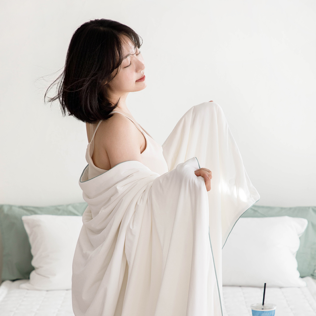 기능성 냉감이불 여름철 냉감이불 아이스 실크 냉감 쾌적한 여름 이불 냉감 이불 추천
